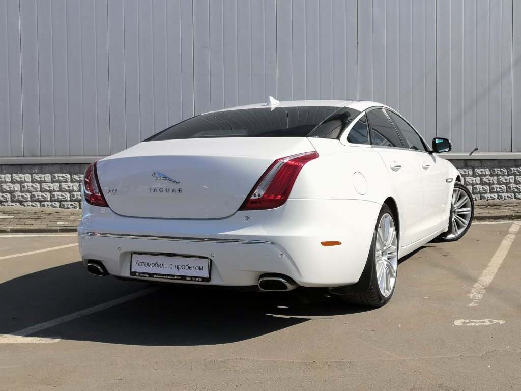 Jaguar XJ в наличии