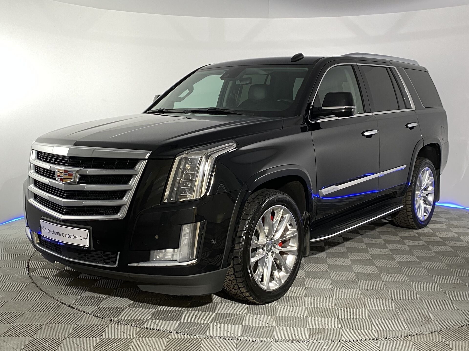 Cadillac Escalade продан