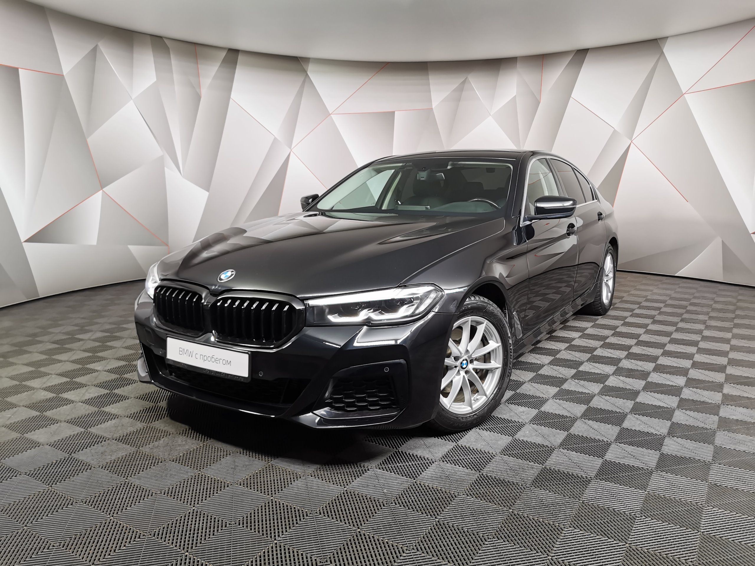 Продали BMW 520i Business Черный Сапфир WBA71AG090WX06157 - Официальный  дилер BMW | Авилон