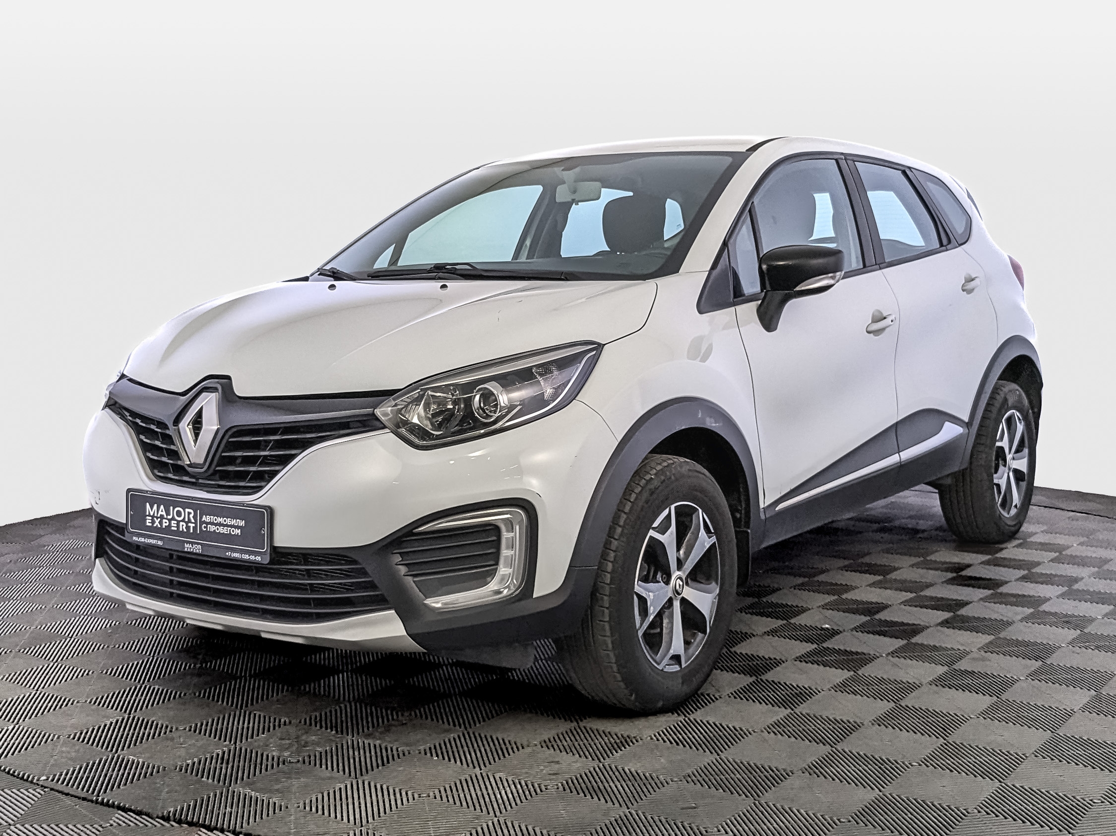 Renault Kaptur 2019 с пробегом в наличии, цвет Белый | BMW Авто-Авангард