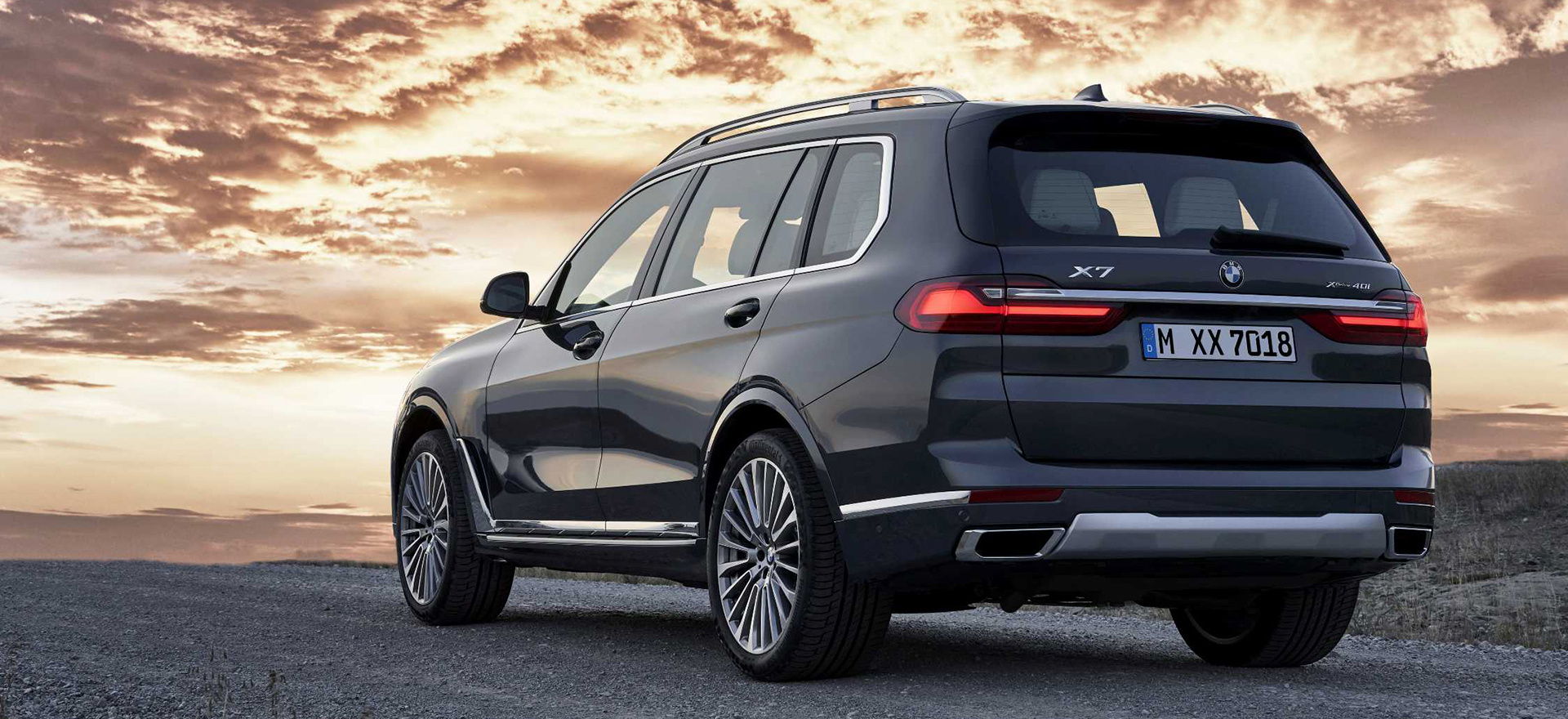 BMW создала предельно мощные модели кроссоверов X5 и X7