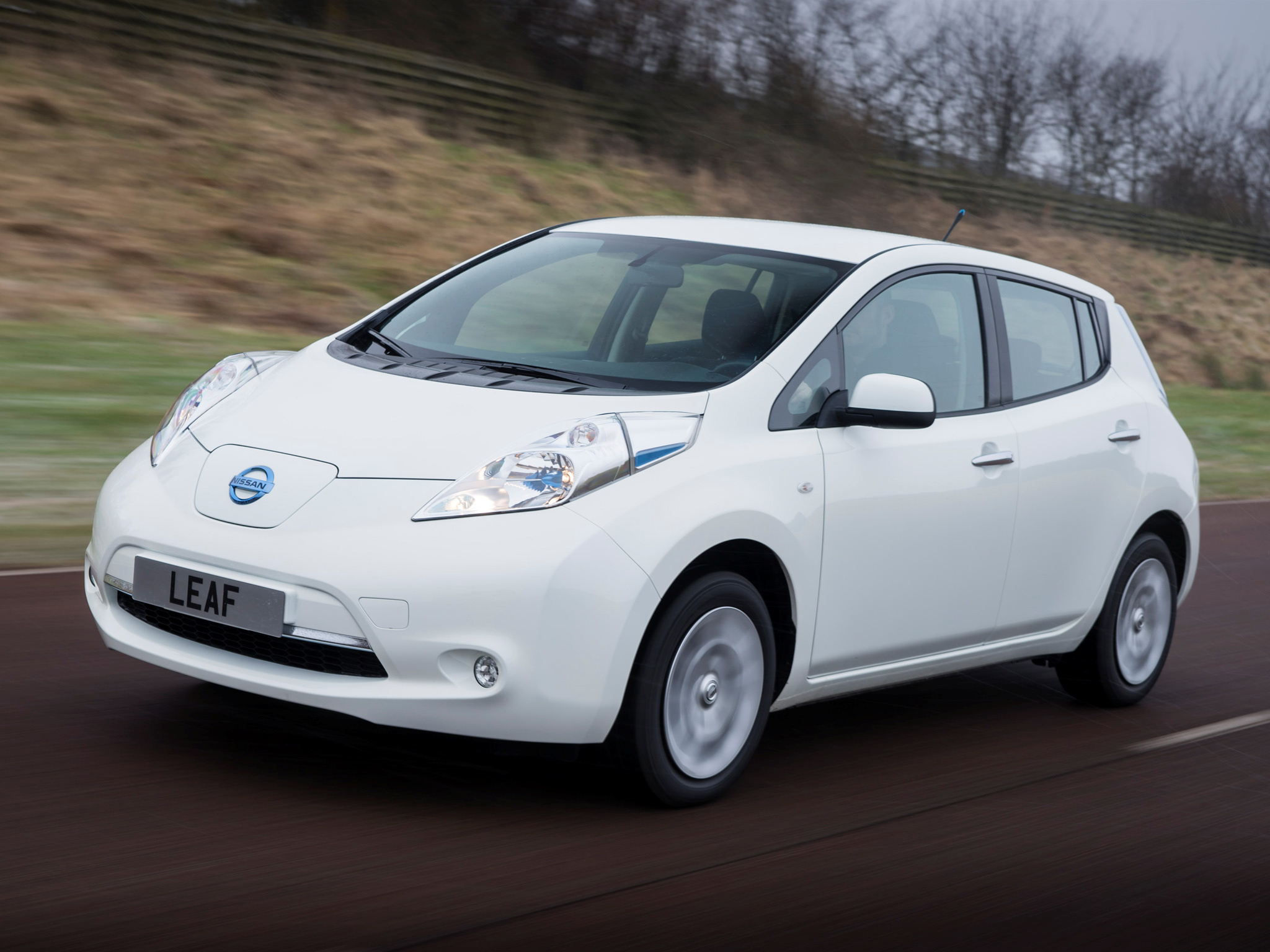 Nissan Leaf электромобиль