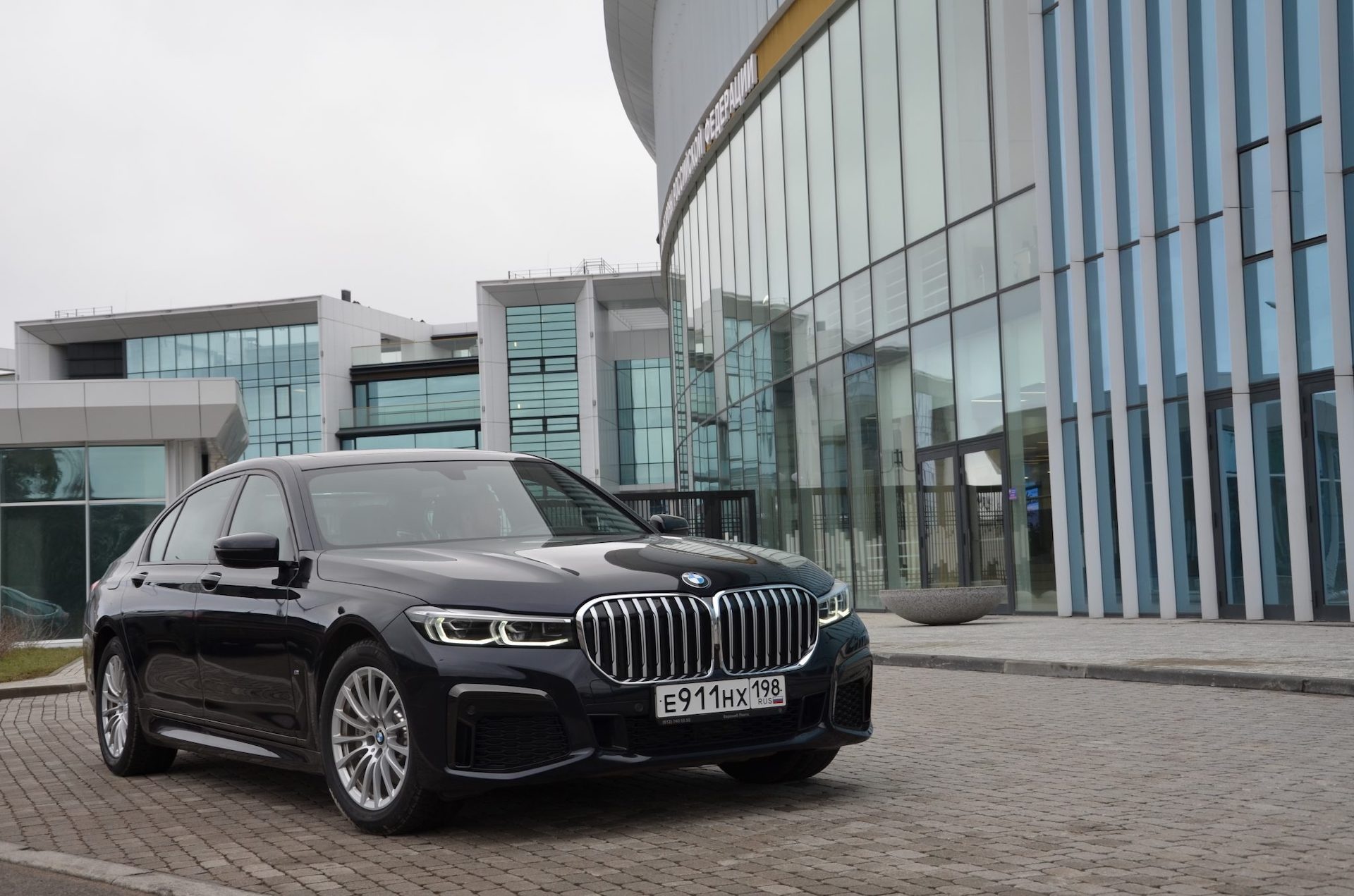 Тест BMW 7-й серии. Самый противоречивый баварский седан | BMW Евросиб