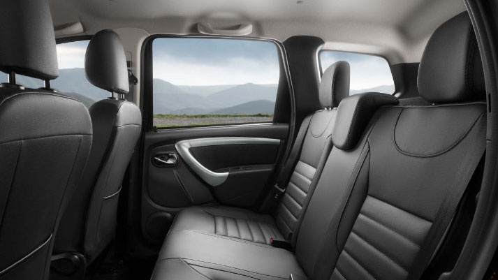 Вместительный салон Nissan Terrano