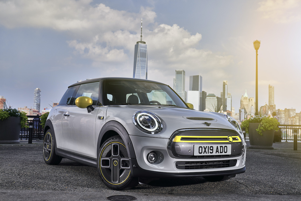 ГЛАВНАЯ НОВОСТЬ 2020 ГОДА: НОВЫЙ ЭЛЕКТРИЧЕСКИЙ MINI COOPER SE