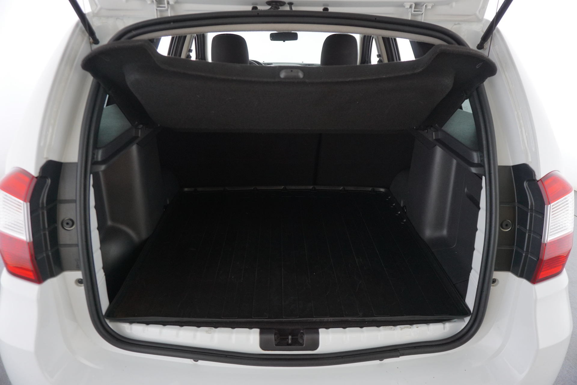 Объем багажника Террано 2017