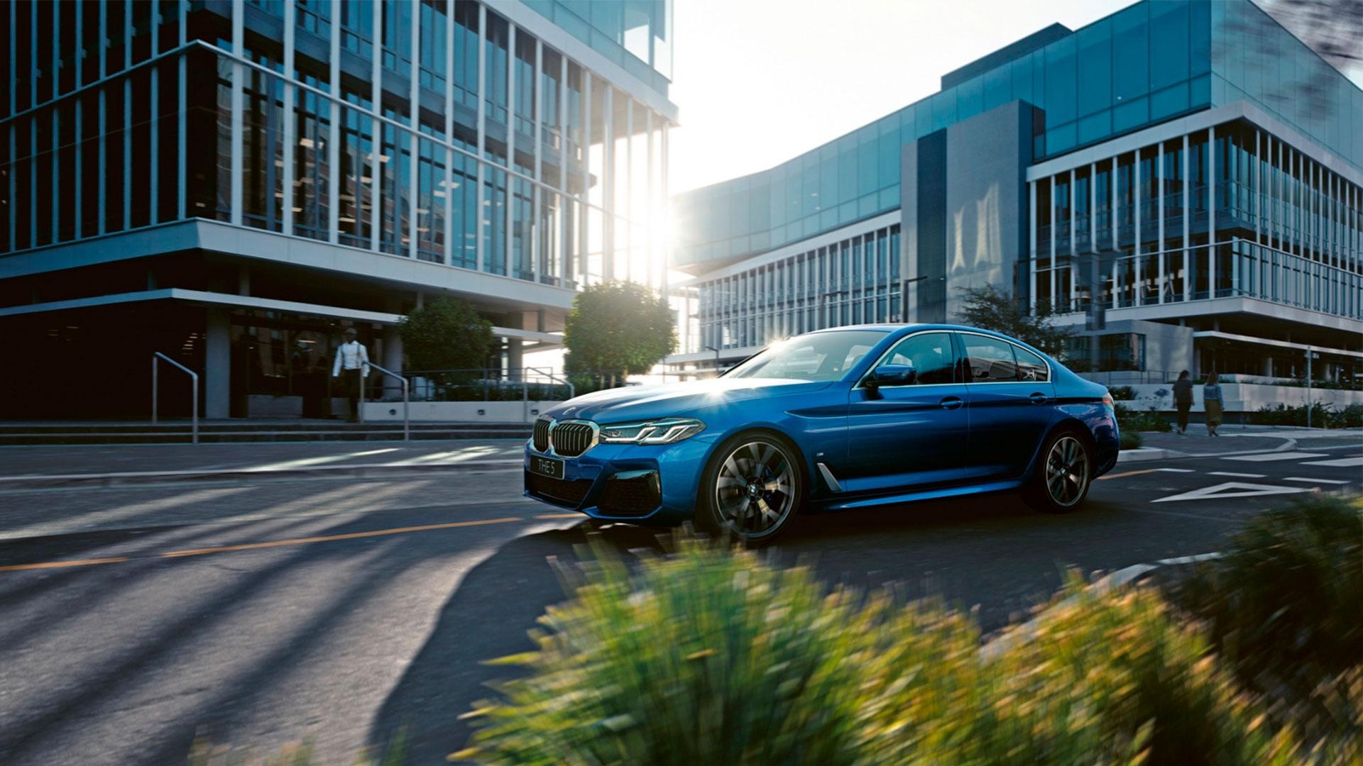 Держим курс на новый BMW 5 серии в Авто-Авангард.