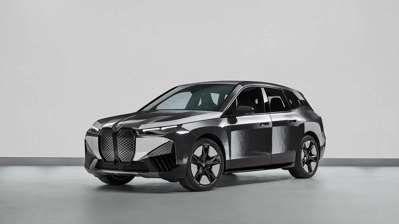 Магия изменения цвета кузова: BMW iX Flow с революционной технологией E Ink.