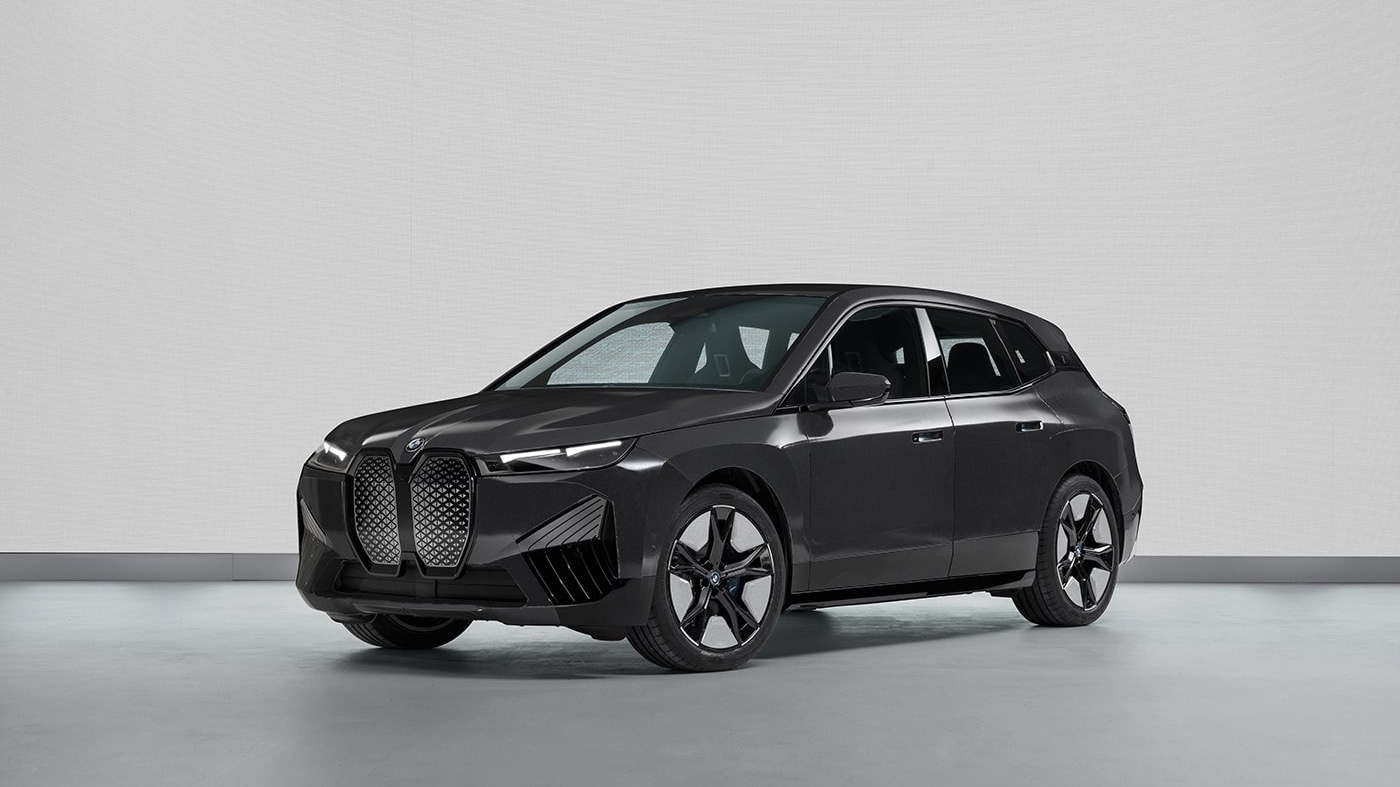 Магия изменения цвета кузова: BMW iX Flow с революционной технологией E Ink.