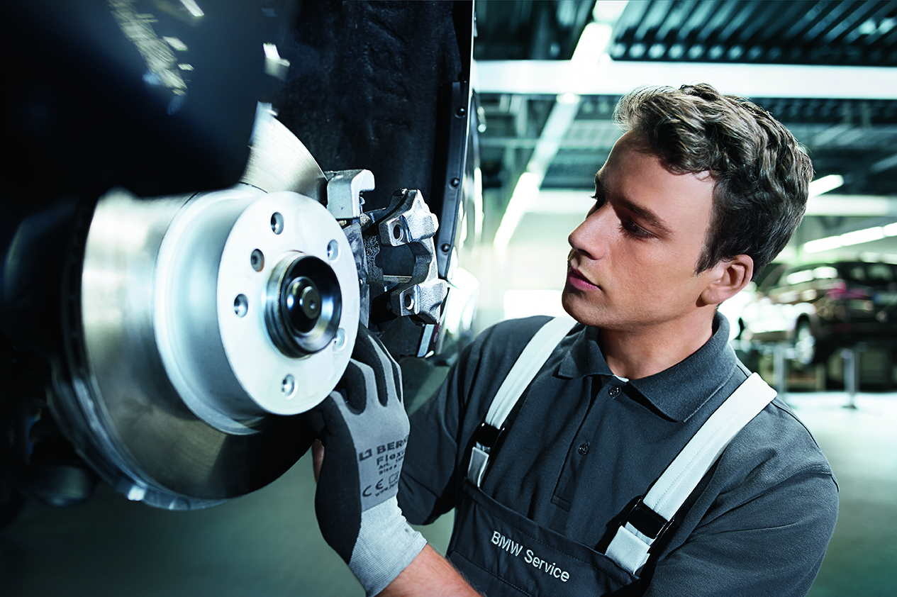 Замена тормозной жидкости BMW – фото