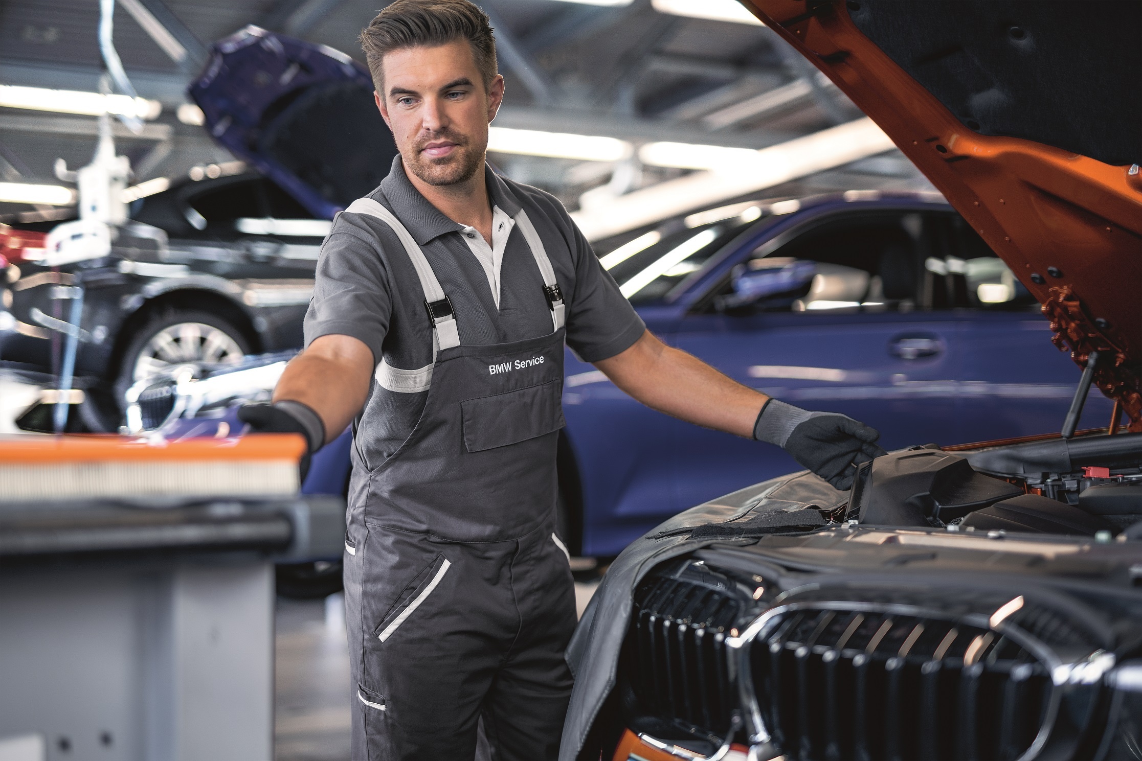 Авто остается. BMW service inclusive. BMW Basic service inclusive. Bmwservice. BMW обладает.