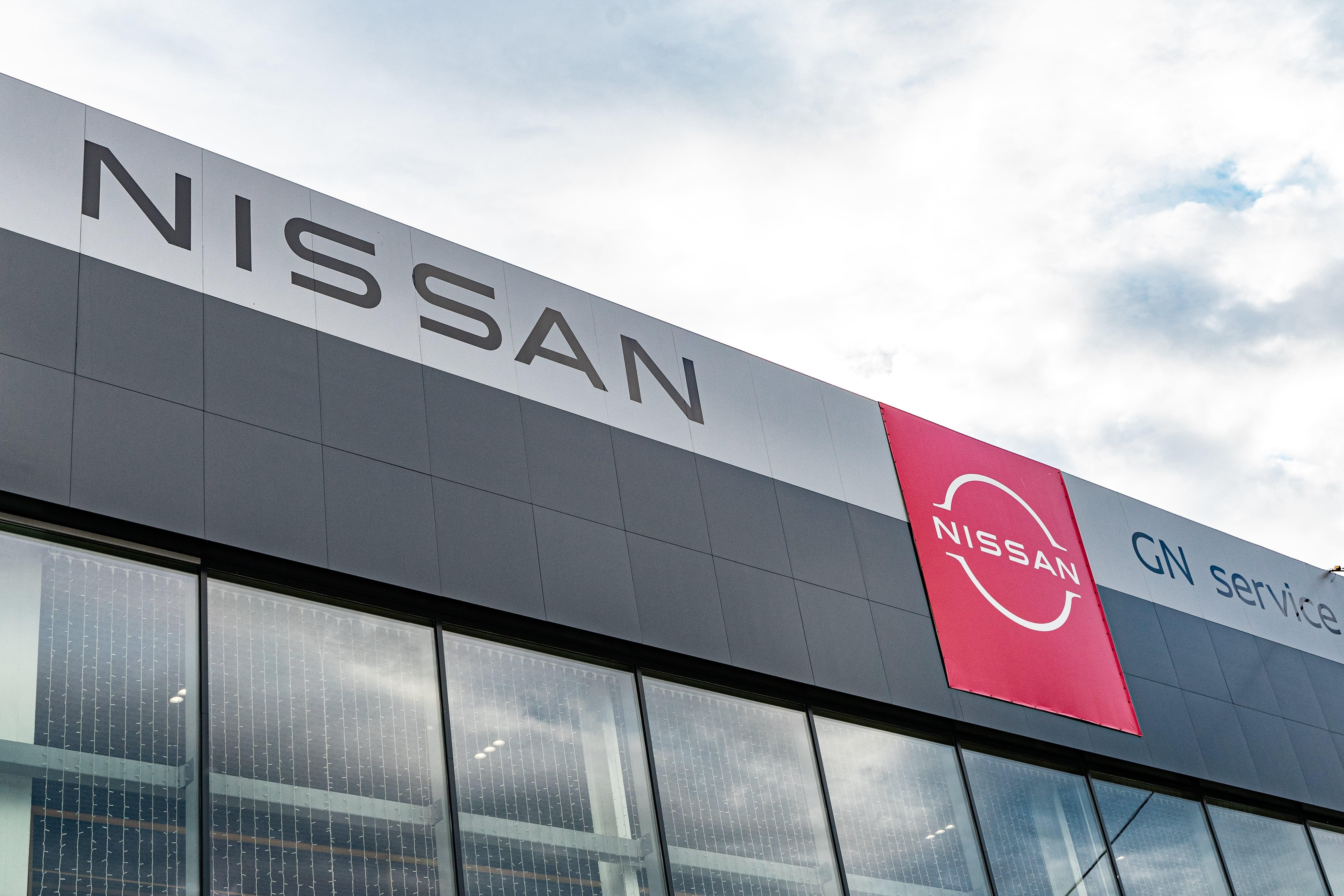 Nissan официальный дилер в Москве, купить автомобиль Ниссан в автосалоне GN  Service