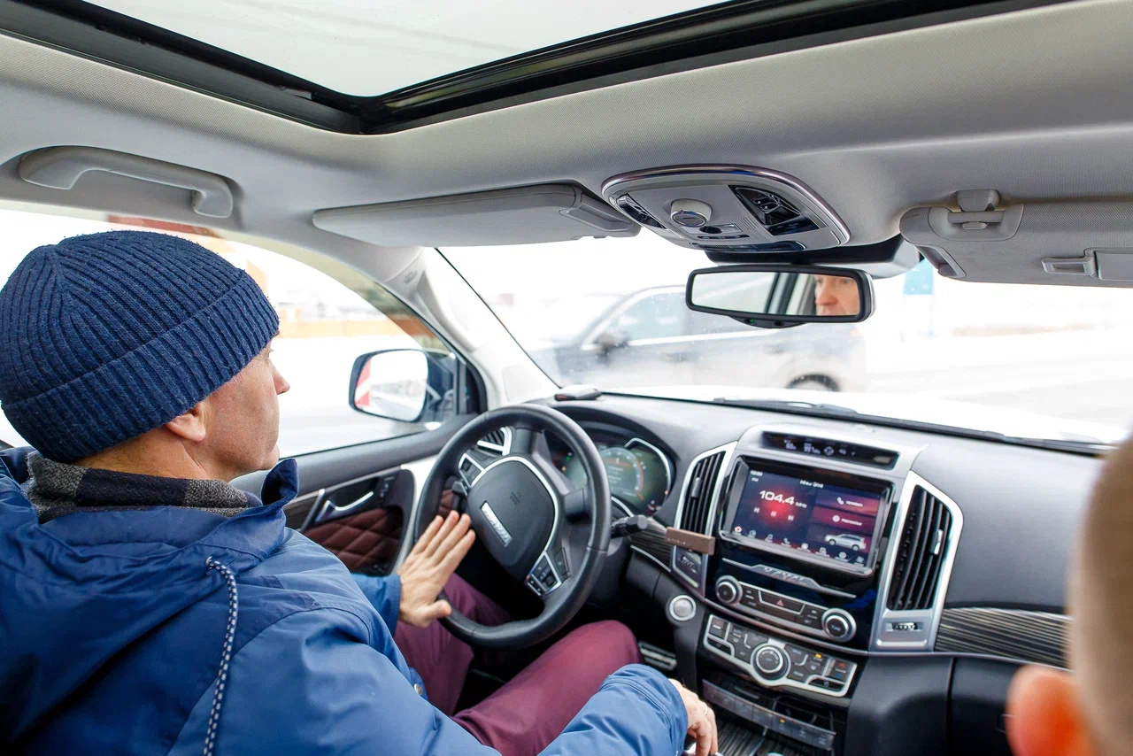 Хавал джолион 2024 тест драйв. Тест драйв машины. Haval Jolyon фотосалон. Haval вручение. Haval сотрудники.