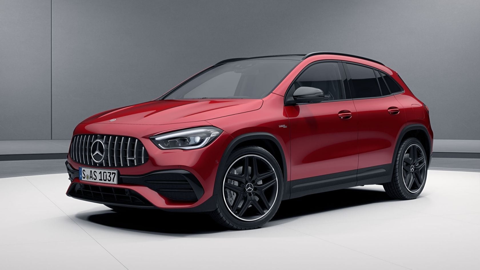 Mercedes-AMG GLA - технические характеристики и особенности модели