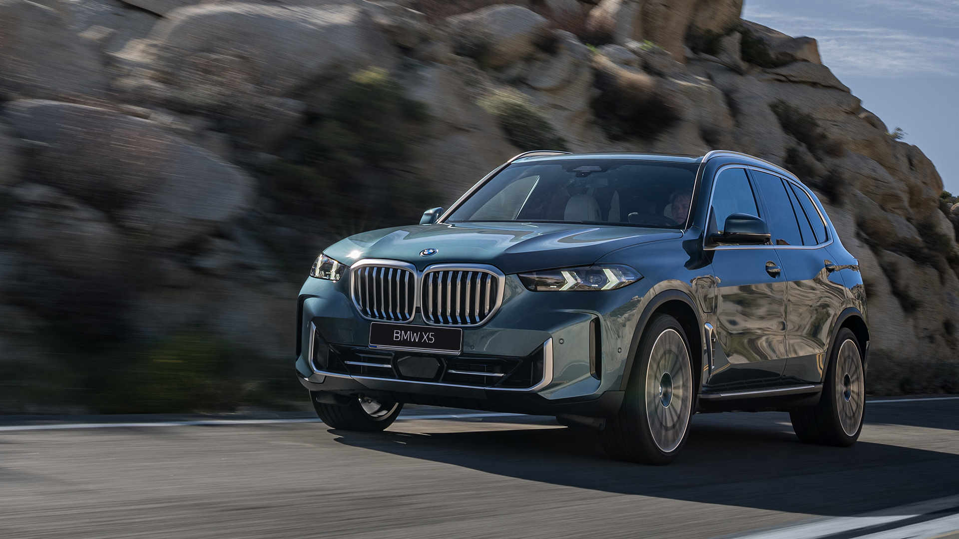 BMW Автодом - официальный дилер БМВ в Москве и СПб | Купить BMW 2021-2022 года по специальной цене дилера