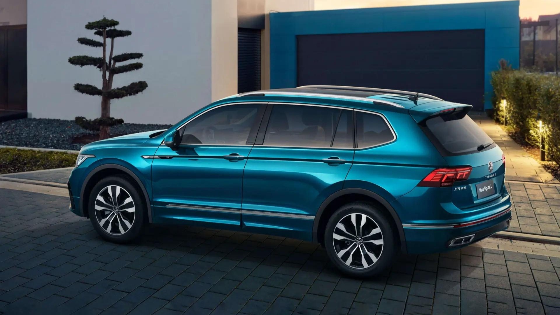 Новый Volkswagen Tiguan L от официального дилера в СПБ!