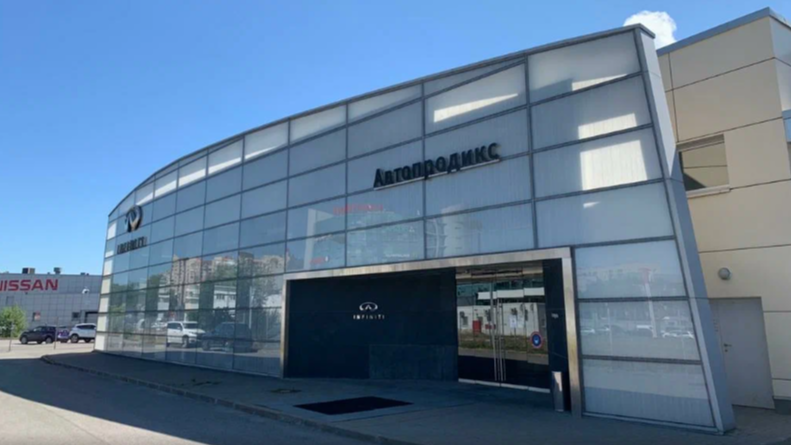 Мойка Infiniti в сервисе на Дунайском 