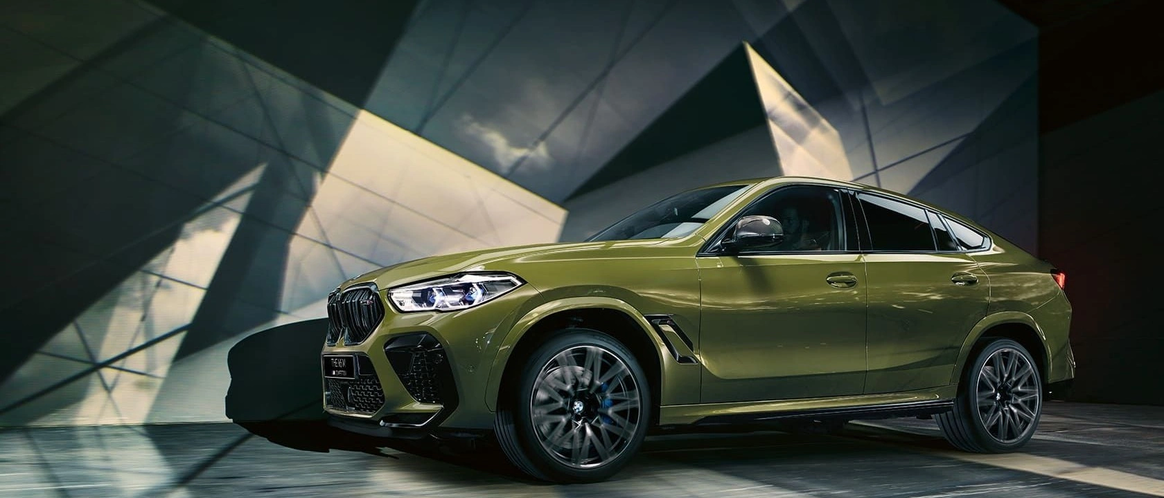 BMW X6 M > Максимально спортивный полноприводный кроссовер BMW X6M ждет вас  в салонах официального дилера BMW в Петербурге Аксель-Моторс