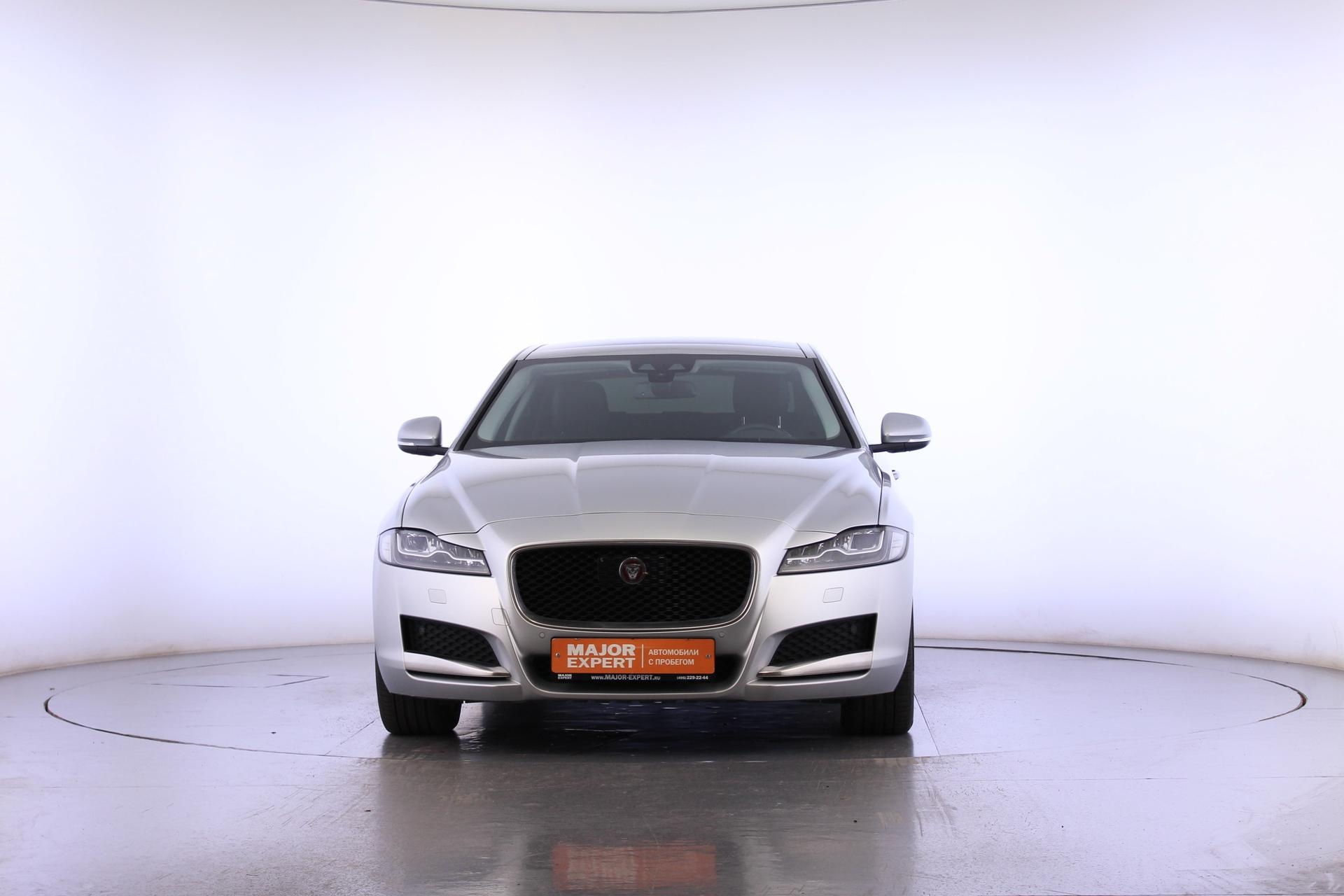 Jaguar XF 90